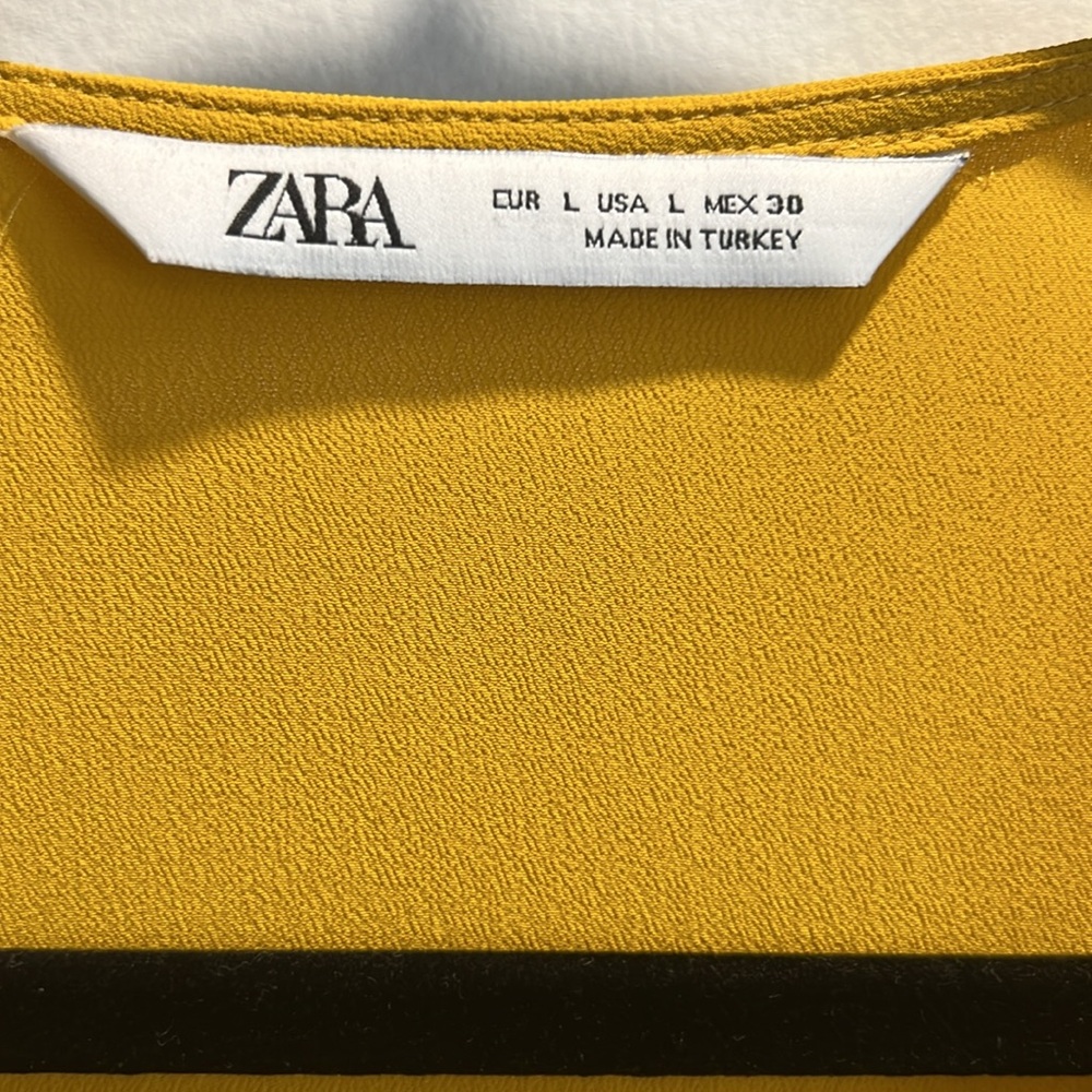 Zara blouse with bat wing sleeve - Picture 3 of 4